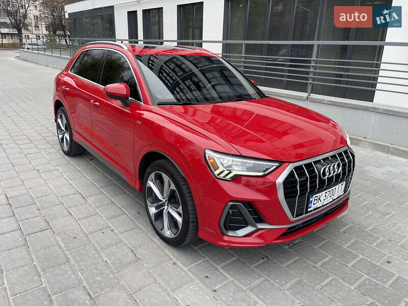Внедорожник / Кроссовер Audi Q3 2020 в Ровно