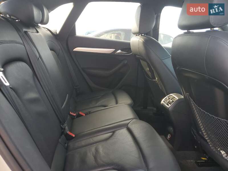 Позашляховик / Кросовер Audi Q3 2016 в Луцьку