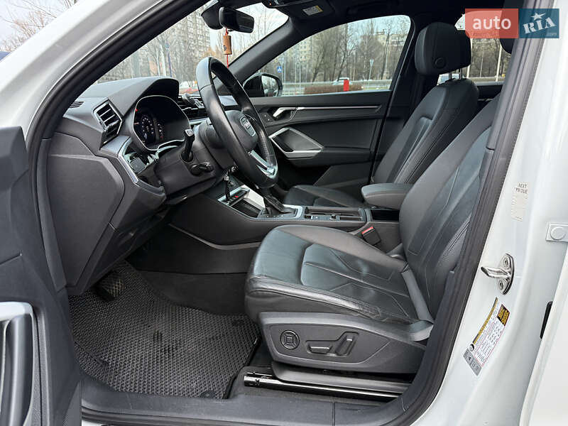 Позашляховик / Кросовер Audi Q3 2021 в Києві фото 14 Позашляховик / Кросовер Audi Q3 2021 в Києві