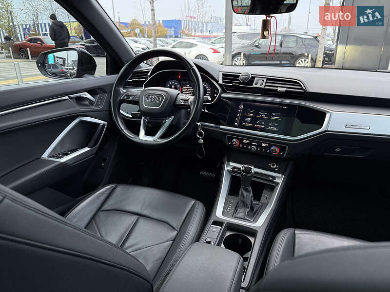 Позашляховик / Кросовер Audi Q3 2021 в Києві фото 30 Позашляховик / Кросовер Audi Q3 2021 в Києві