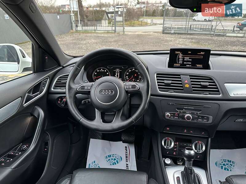 Внедорожник / Кроссовер Audi Q3 2015 в Львове