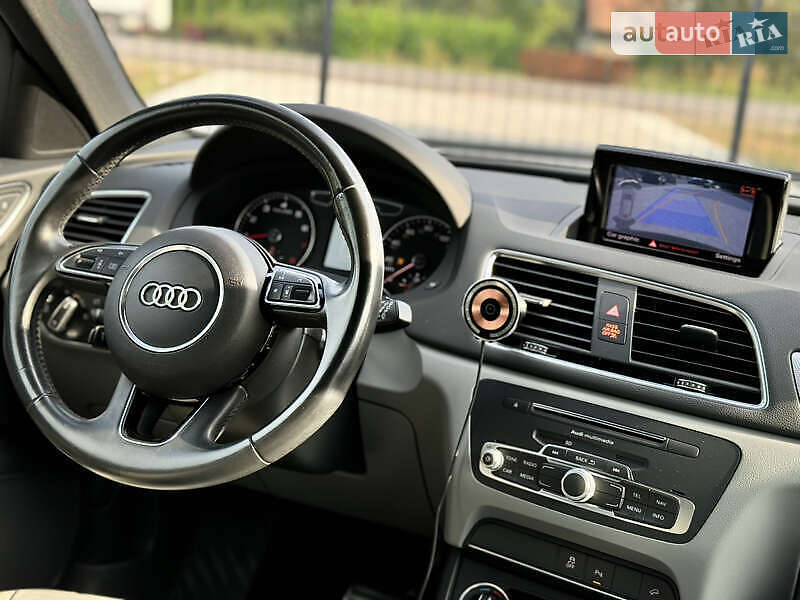 Внедорожник / Кроссовер Audi Q3 2017 в Львове