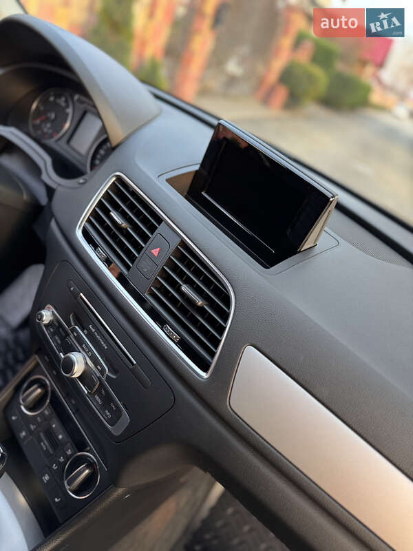 Позашляховик / Кросовер Audi Q3 2016 в Чернівцях фото 24 Позашляховик / Кросовер Audi Q3 2016 в Чернівцях