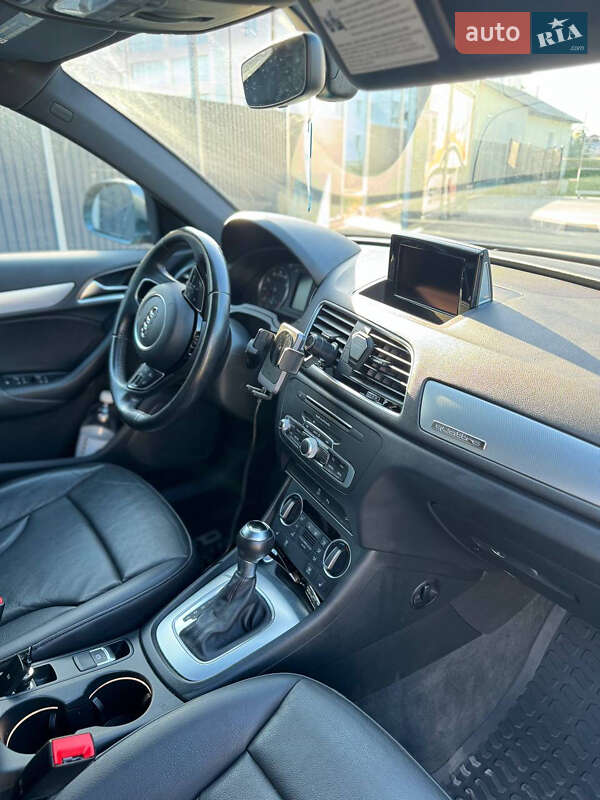 Внедорожник / Кроссовер Audi Q3 2015 в Самборе