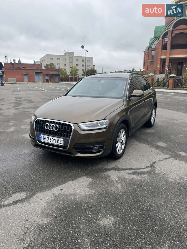 Внедорожник / Кроссовер Audi Q3 2014 в Киеве