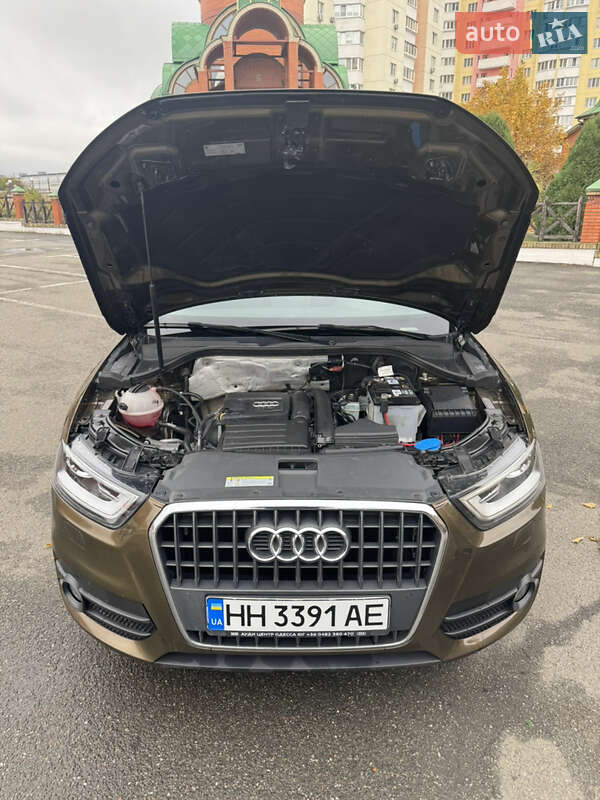 Внедорожник / Кроссовер Audi Q3 2014 в Киеве
