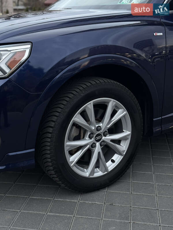Позашляховик / Кросовер Audi Q3 2020 в Львові