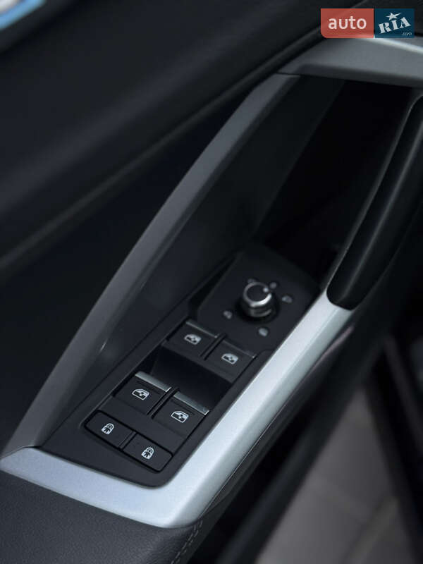 Позашляховик / Кросовер Audi Q3 2020 в Львові