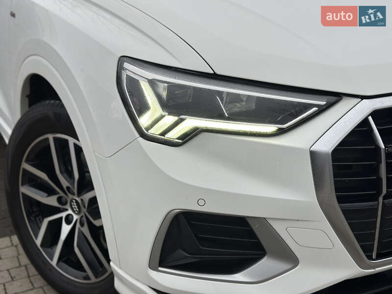 Внедорожник / Кроссовер Audi Q3 2020 в Киеве