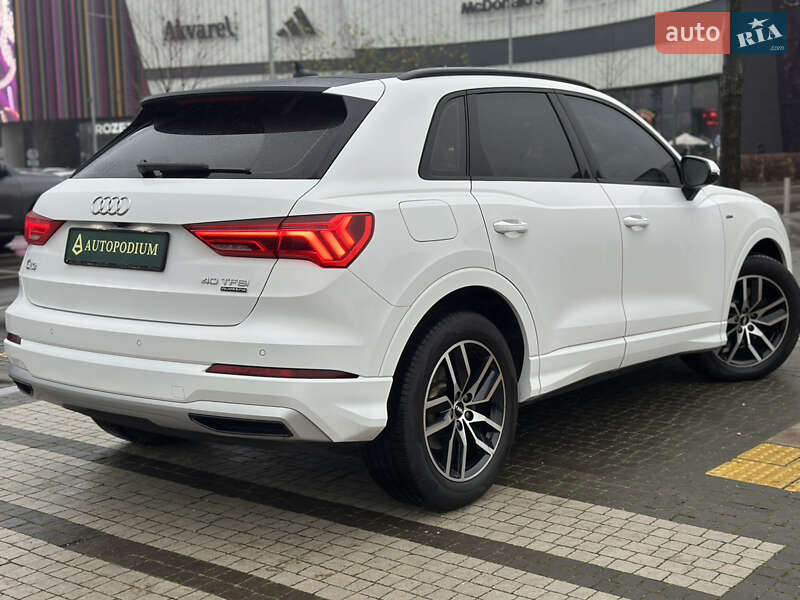 Внедорожник / Кроссовер Audi Q3 2020 в Киеве