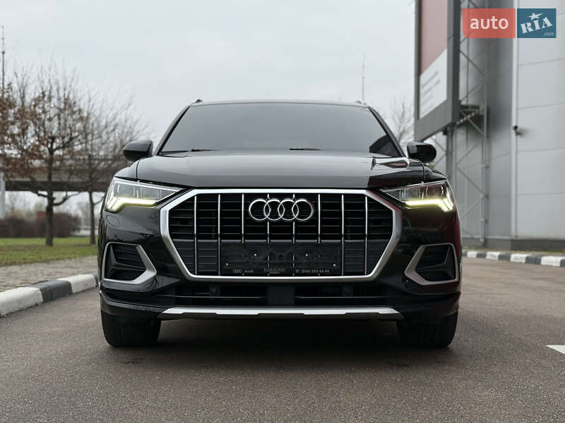 Внедорожник / Кроссовер Audi Q3 2020 в Киеве