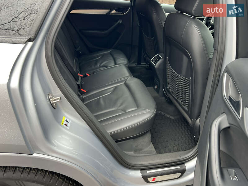 Внедорожник / Кроссовер Audi Q3 2017 в Киеве