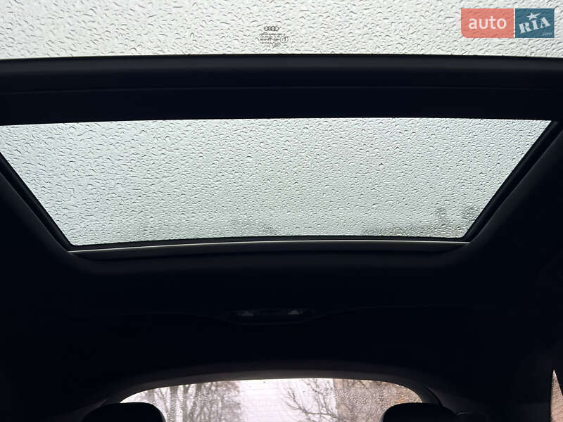 Внедорожник / Кроссовер Audi Q3 2017 в Киеве