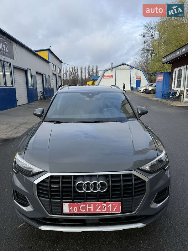 Позашляховик / Кросовер Audi Q3 2019 в Києві