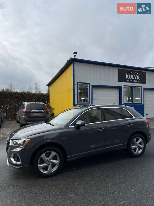 Позашляховик / Кросовер Audi Q3 2019 в Києві