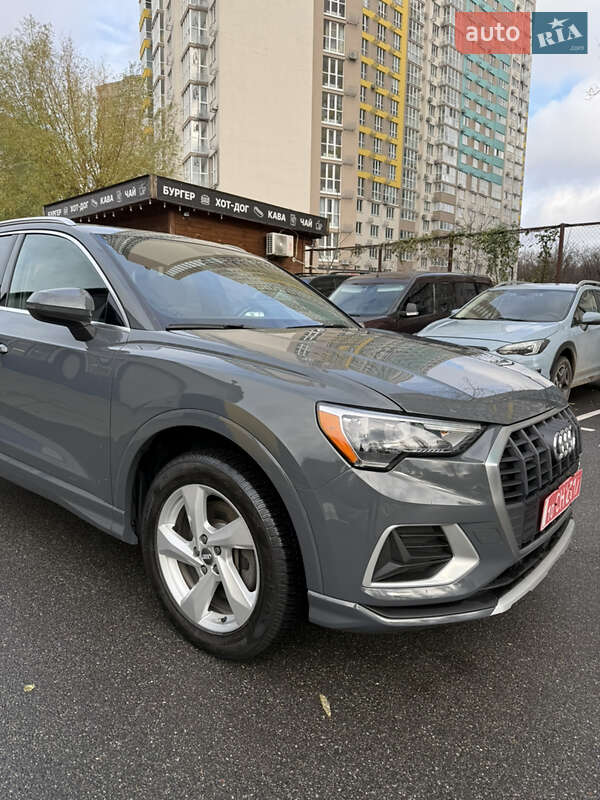 Позашляховик / Кросовер Audi Q3 2019 в Києві