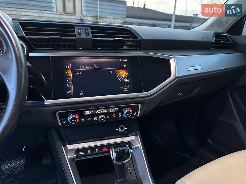 Внедорожник / Кроссовер Audi Q3 2020 в Тернополе