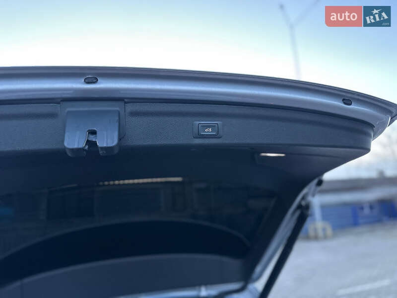 Внедорожник / Кроссовер Audi Q3 2020 в Тернополе