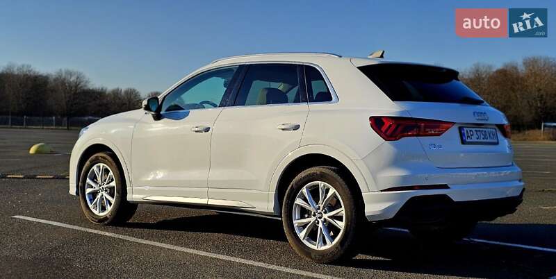 Позашляховик / Кросовер Audi Q3 2022 в Києві