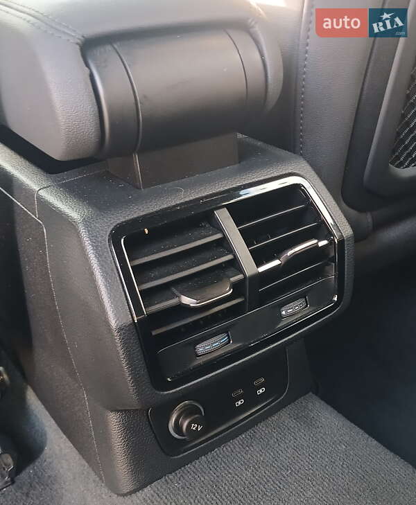 Внедорожник / Кроссовер Audi Q3 2021 в Киеве