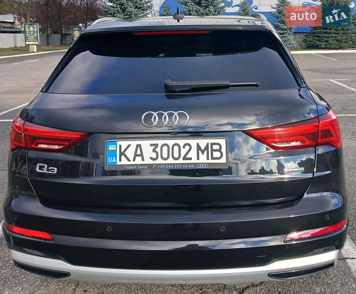 Внедорожник / Кроссовер Audi Q3 2021 в Киеве