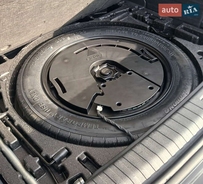 Внедорожник / Кроссовер Audi Q3 2021 в Киеве