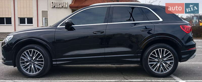 Внедорожник / Кроссовер Audi Q3 2021 в Киеве