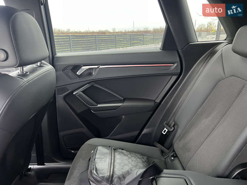 Позашляховик / Кросовер Audi Q3 2020 в Мукачевому