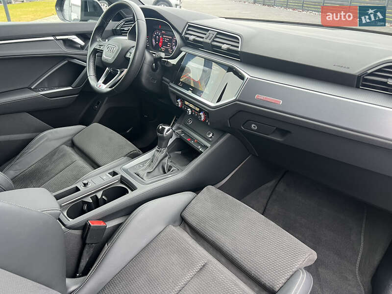 Позашляховик / Кросовер Audi Q3 2020 в Мукачевому