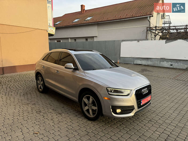 Внедорожник / Кроссовер Audi Q3 2015 в Ужгороде