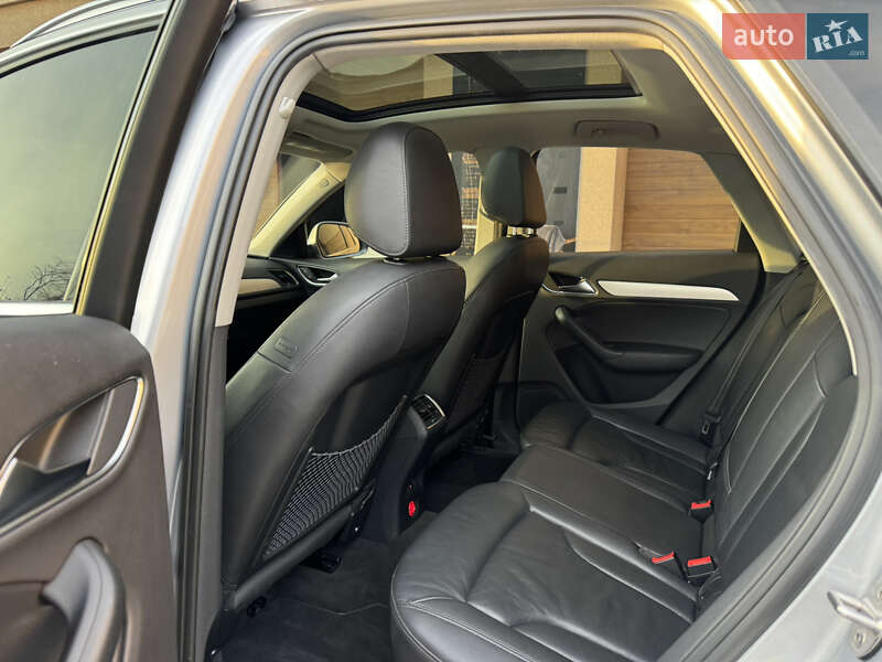 Внедорожник / Кроссовер Audi Q3 2015 в Ужгороде