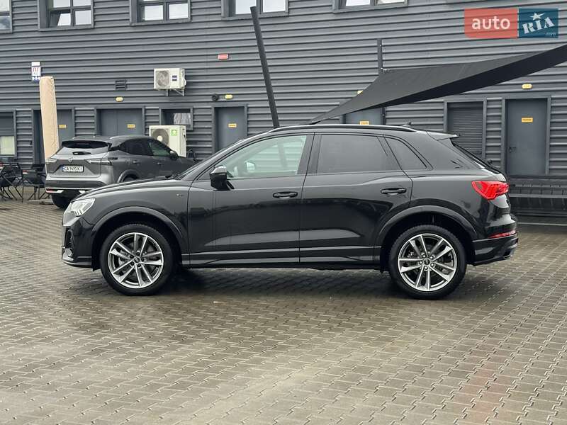 Внедорожник / Кроссовер Audi Q3 2024 в Киеве