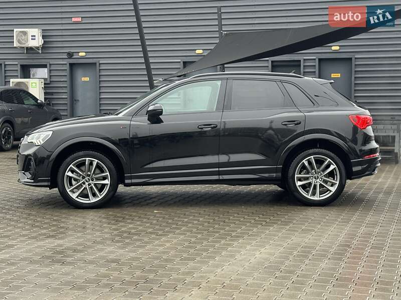 Внедорожник / Кроссовер Audi Q3 2024 в Киеве