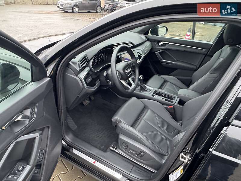 Внедорожник / Кроссовер Audi Q3 2024 в Киеве