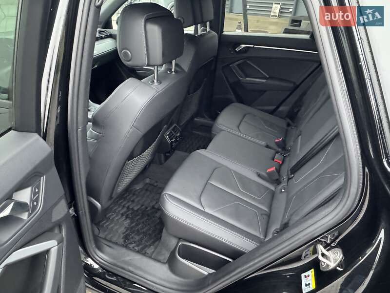 Внедорожник / Кроссовер Audi Q3 2024 в Киеве