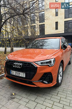 Внедорожник / Кроссовер Audi Q3 2021 в Ровно