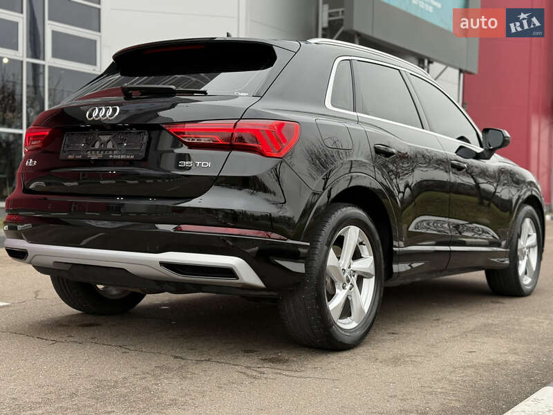 Внедорожник / Кроссовер Audi Q3 2020 в Киеве