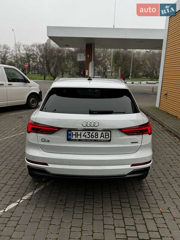 Внедорожник / Кроссовер Audi Q3 2021 в Одессе