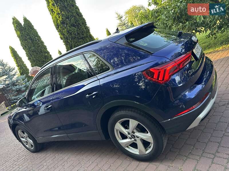 Позашляховик / Кросовер Audi Q3 2022 в Києві фото 3 Позашляховик / Кросовер Audi Q3 2022 в Києві