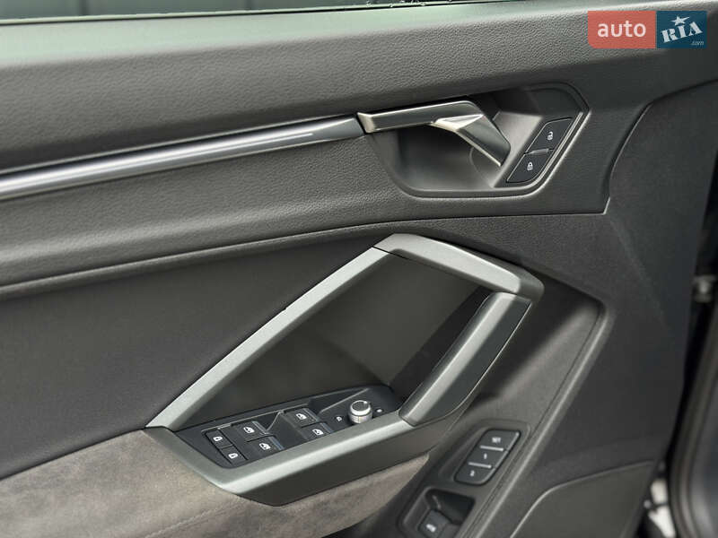 Внедорожник / Кроссовер Audi Q3 2022 в Луцке