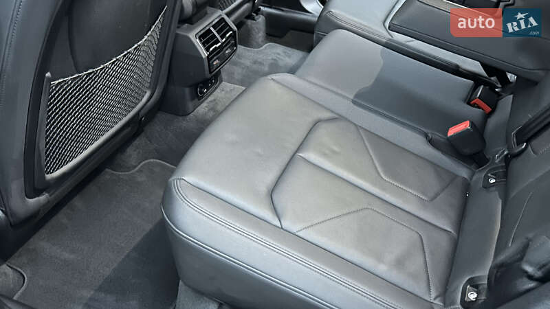 Внедорожник / Кроссовер Audi Q3 2020 в Киеве