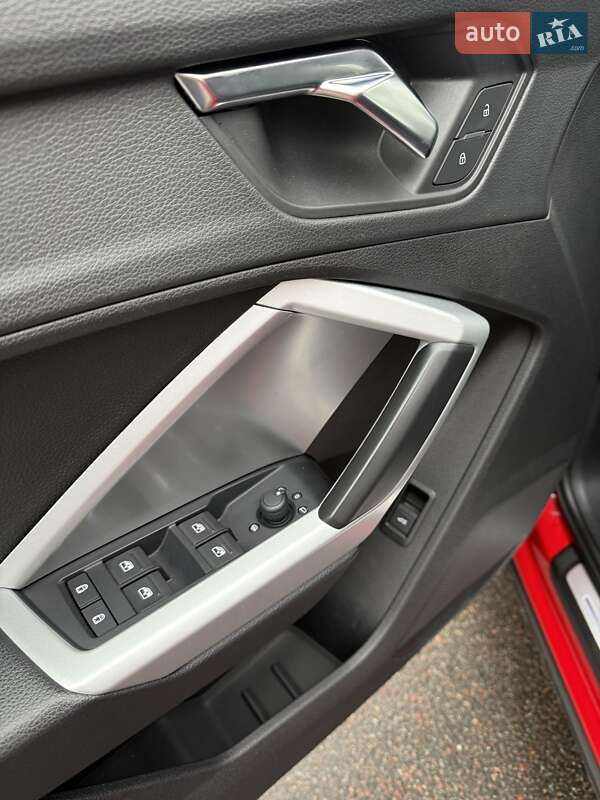 Внедорожник / Кроссовер Audi Q3 2021 в Киеве фото 48 Внедорожник / Кроссовер Audi Q3 2021 в Киеве