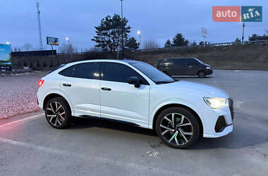Внедорожник / Кроссовер Audi Q3 2020 в Киеве