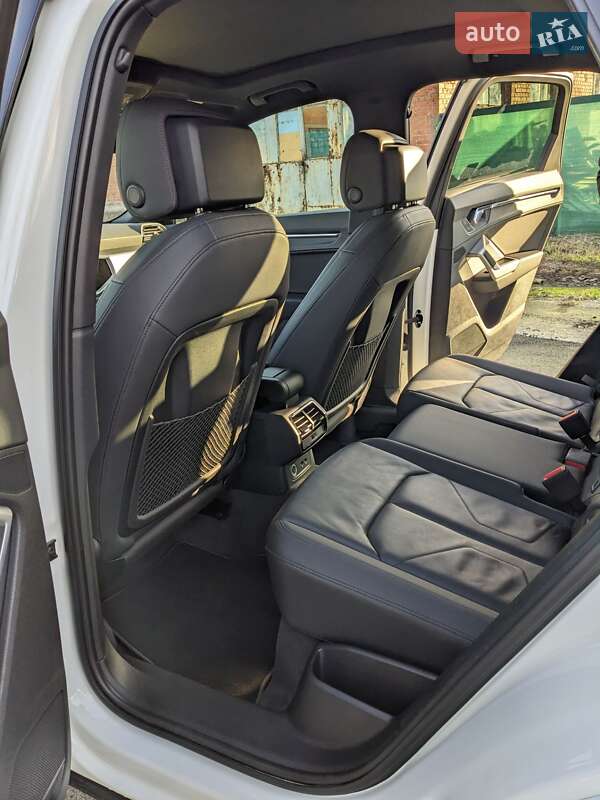 Внедорожник / Кроссовер Audi Q3 2019 в Лубнах фото 37 Внедорожник / Кроссовер Audi Q3 2019 в Лубнах