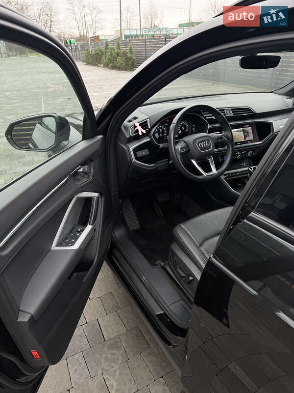 Внедорожник / Кроссовер Audi Q3 2021 в Львове