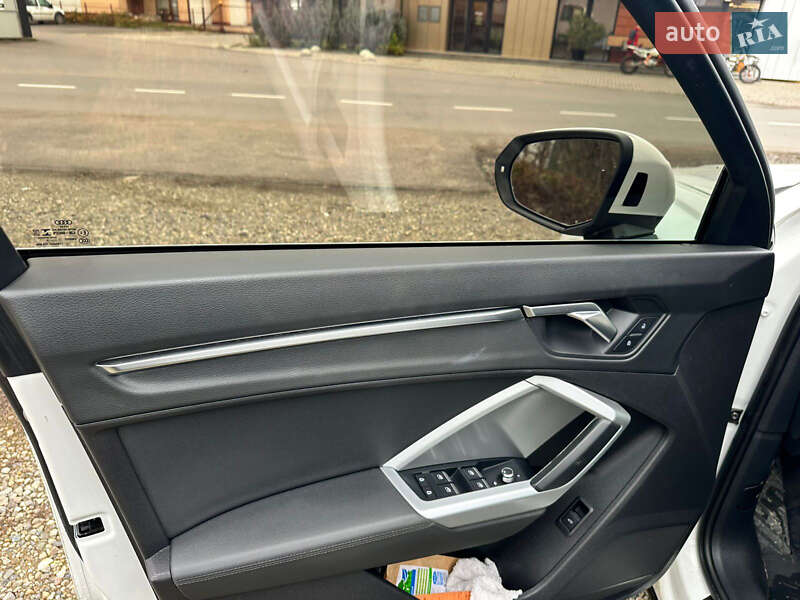 Внедорожник / Кроссовер Audi Q3 2019 в Тячеве фото 14 Внедорожник / Кроссовер Audi Q3 2019 в Тячеве