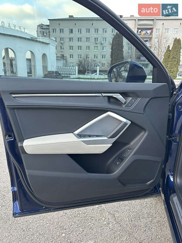 Внедорожник / Кроссовер Audi Q3 2024 в Белой Церкви