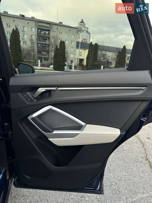 Внедорожник / Кроссовер Audi Q3 2024 в Белой Церкви