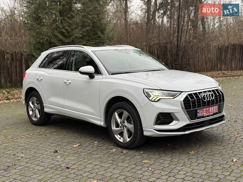 Внедорожник / Кроссовер Audi Q3 2019 в Львове