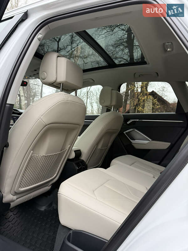 Внедорожник / Кроссовер Audi Q3 2019 в Львове